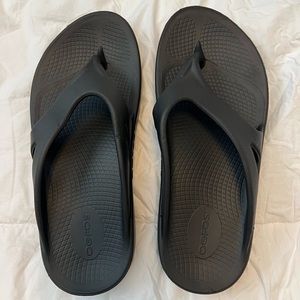Oofos Ooriginal Sandal M 7 or W 9